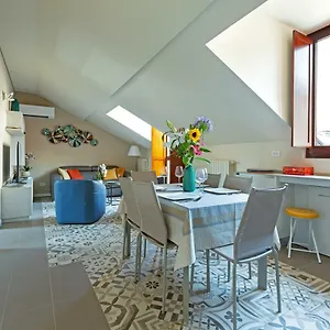 Renovated Penthouse Duomo & Via Torino Apartamento
