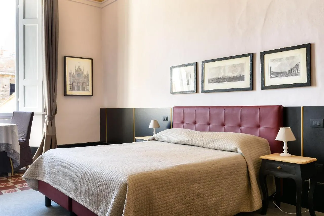 *** Pensionat La Terrazza Sul Campo-Rooms Only Siena Italien