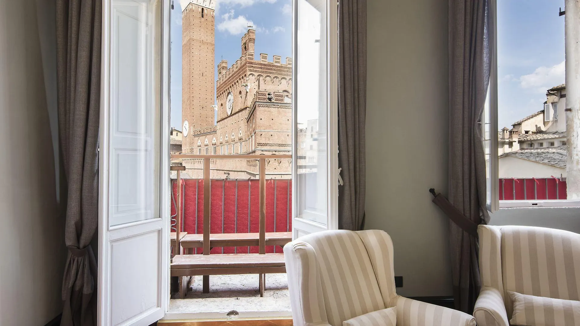 La Terrazza Sul Campo-Rooms Only Siena 3*,  Italia